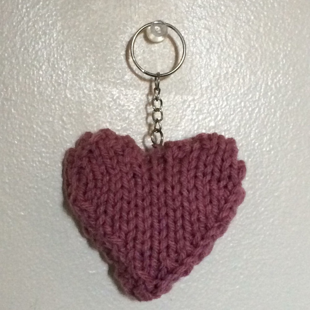 💖 Heart Shaped Keychain 💖 - Picture 2 of 4